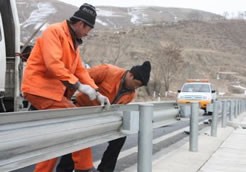 加强型波形护栏规格与普通型的对比