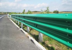 高速公路加强型波形防撞护栏特点