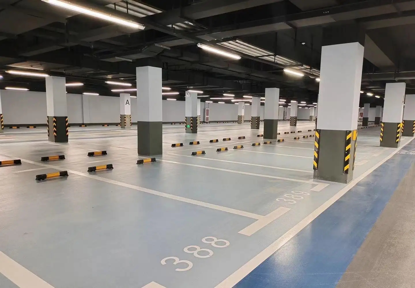 马路划线、车位划线包工包料多少钱一米